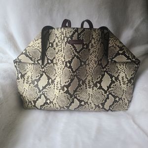 Alexander mcqueen butterfly tote in snakeskin leather